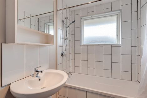 Photo of property in 2/12 North Avon Road, Richmond, Christchurch, 8013