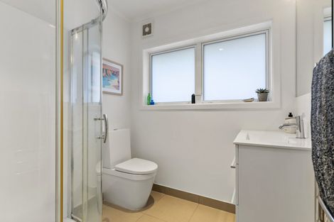Photo of property in 1/126a Vauxhall Road, Narrow Neck, Auckland, 0624