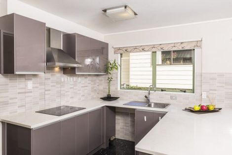Photo of property in 2/66 College Road, Northcote, Auckland, 0627