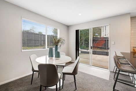 Photo of property in 2/16 Ellice Road, Totara Vale, Auckland, 0629