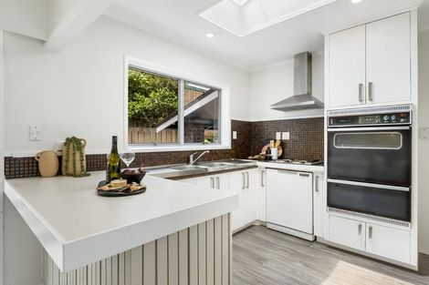 Photo of property in 4 Sispara Place, Beach Haven, Auckland, 0626
