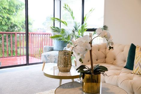 Photo of property in 27 Larissa Avenue, Henderson, Auckland, 0610