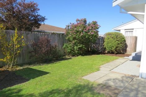 Photo of property in 2/12 Wanstead Place, Woolston, Christchurch, 8062