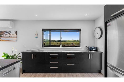 Photo of property in 10 Spinnaker Lane, Mangawhai, 0505