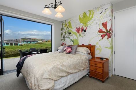 Photo of property in 14 Vantage Place, Omokoroa, 3114