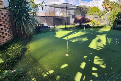Photo of property in 102 Wiseley Road, West Harbour, Auckland, 0618