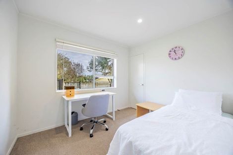 Photo of property in 1/307a Wairau Road, Totara Vale, Auckland, 0627