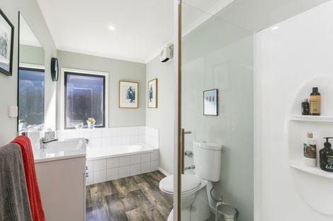 Photo of property in 36 Turriff Crescent, Kenepuru, Porirua, 5022