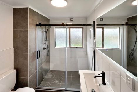 Photo of property in 2/773 Beach Road, Browns Bay, Auckland, 0630