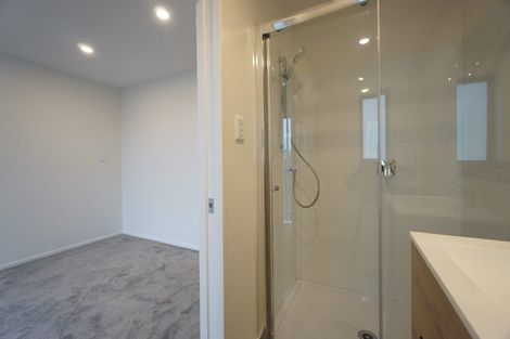 Photo of property in 3/26 Buscomb Avenue, Henderson, Auckland, 0610