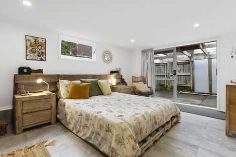 Photo of property in 21 Lyons Avenue, Murrays Bay, Auckland, 0630