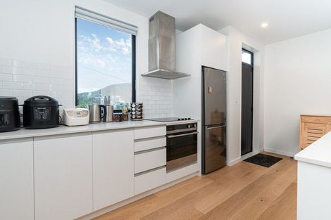 Photo of property in 2/210 Karori Road, Karori, Wellington, 6012