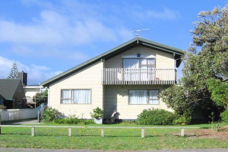Photo of property in 76 Field Way, Waikanae Beach, Waikanae, 5036