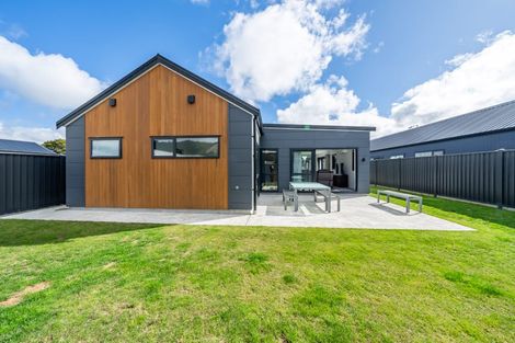 Photo of property in 15 Cynisca Crescent, Wallaceville, Upper Hutt, 5018