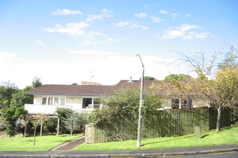 Photo of property in 1 Mcmillan Place, Mellons Bay, Auckland, 2014