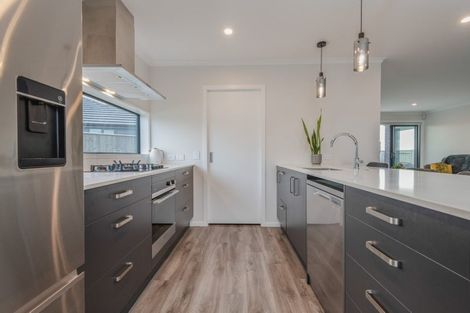 Photo of property in 90 Johnstone Drive, Fitzherbert, Palmerston North, 4410