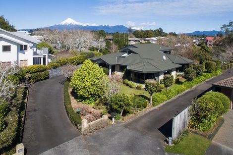 Photo of property in 22 Kinross Drive, Merrilands, New Plymouth, 4312