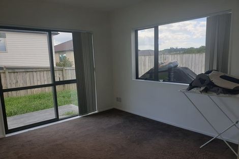 Photo of property in 2 Azzurro Way, Flat Bush, Auckland, 2019