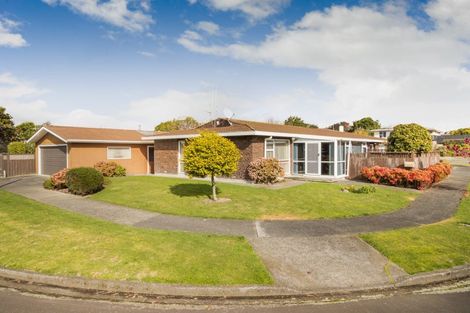 Photo of property in 1 Wharite Place, Awapuni, Palmerston North, 4412