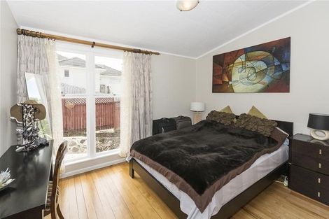 Photo of property in 22 Crystal Avenue, Glendene, Auckland, 0602