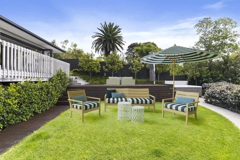 Photo of property in 19 Reydon Place, Cockle Bay, Auckland, 2014