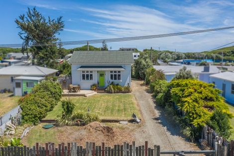 Photo of property in 14 Rangitane Street, Himatangi Beach, Foxton, 4891
