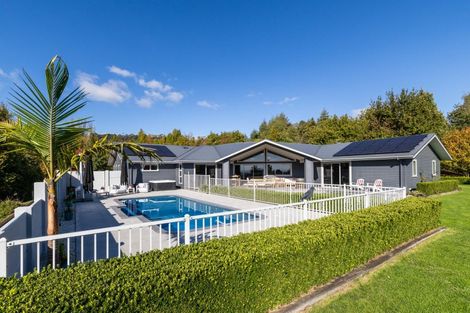 Photo of property in 12 Spur Road, Havelock North, 4130