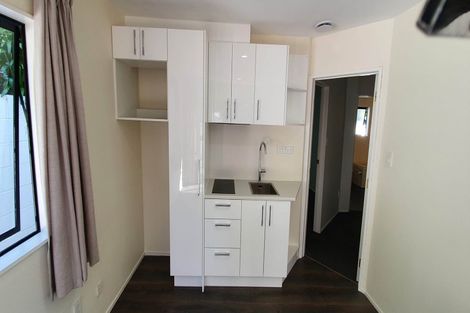 Photo of property in 68a Vipond Road, Stanmore Bay, Whangaparaoa, 0932