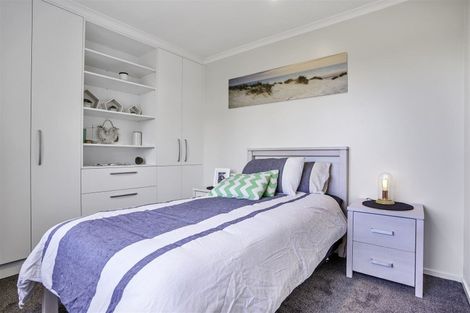 Photo of property in 81d Mirrabooka Avenue, Botany Downs, Auckland, 2010