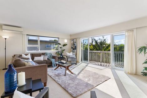 Photo of property in 5 Ravenwood Drive, Forrest Hill, Auckland, 0620