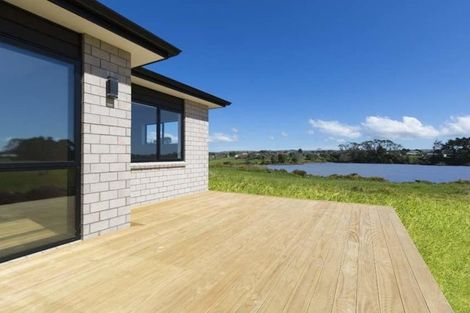 Photo of property in 27 Kauri Drive, Waiuku, 2123