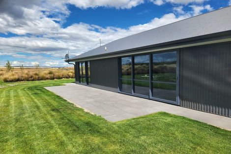 Photo of property in 27 Lapins Way, Waikerikeri, Alexandra, 9391