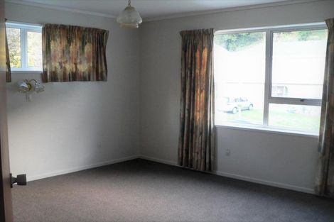 Photo of property in 15 Fyvie Avenue, Tawa, Wellington, 5028