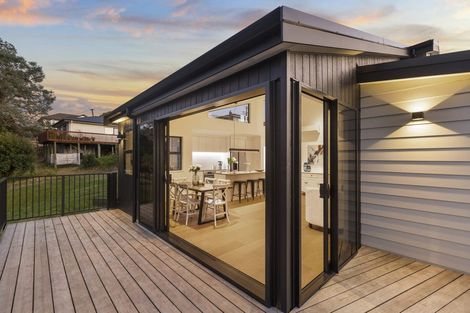 Photo of property in 54a Awaroa Road, Sunnyvale, Auckland, 0612