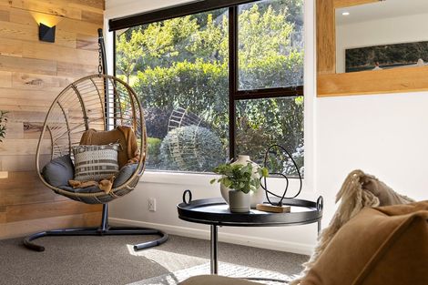 Photo of property in 44b Crosland Road, South Head, 0874