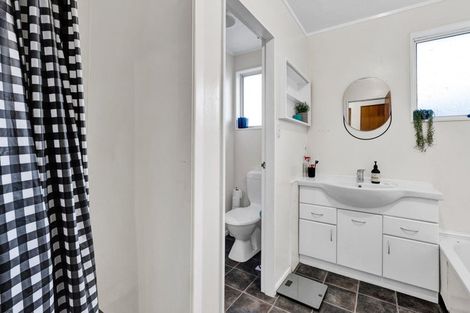 Photo of property in 16 Villa Place, Bell Block, New Plymouth, 4312