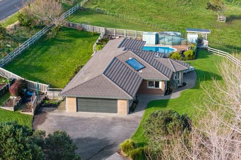 Photo of property in 215 Oyster Point Road, Kaukapakapa, Warkworth, 0984