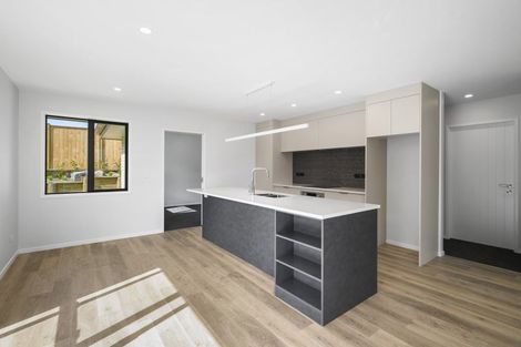 Photo of property in 10b Gradwell Place, Two Mile Bay, Taupo, 3330