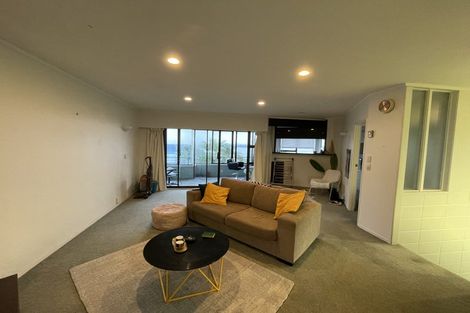 Photo of property in 1/64 Island Bay Road, Beach Haven, Auckland, 0626