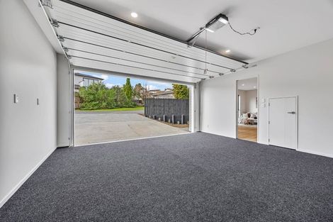 Photo of property in 48 Lewisham Street, Highland Park, Auckland, 2010