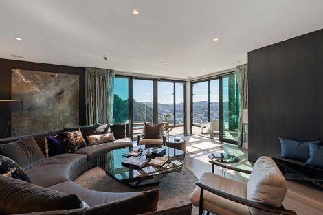 Photo of property in 34 Lookout Road, Roseneath, Wellington, 6021