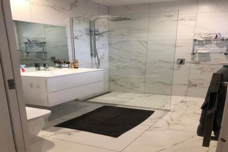 Photo of property in 2/61 Forrest Hill Road, Milford, Auckland, 0620