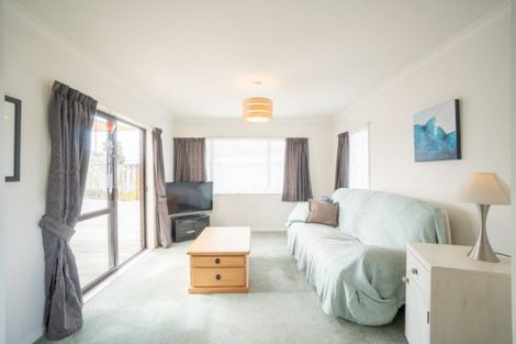 Photo of property in 53 Raglan Avenue, Cloverlea, Palmerston North, 4412