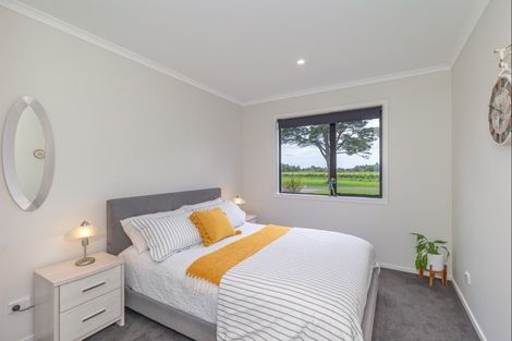 Photo of property in 26 Ohau Gravels Way, Ohau, Levin, 5570