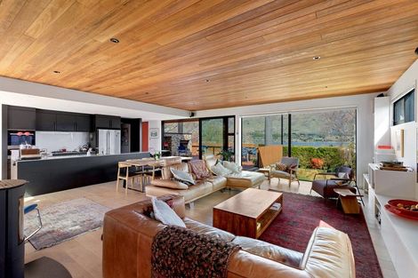 Photo of property in 75 Beacon Point Road, Wanaka, 9305
