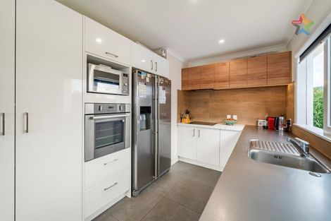 Photo of property in 2 Strand Crescent, Naenae, Lower Hutt, 5011