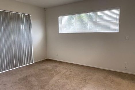 Photo of property in 1 Howden Lane, Golflands, Auckland, 2013