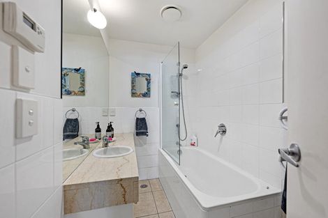Photo of property in 26/4e Collins Street, Takapuna, Auckland, 0622