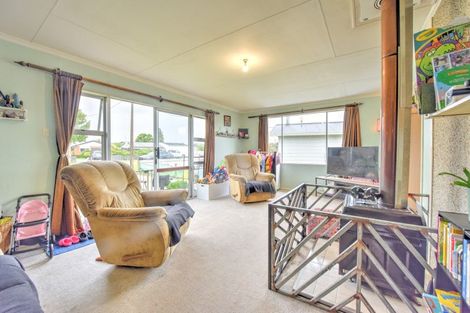 Photo of property in 54 Hunter Street, Edendale, 9825