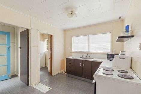 Photo of property in 3 Wiremu Place, Blagdon, New Plymouth, 4310